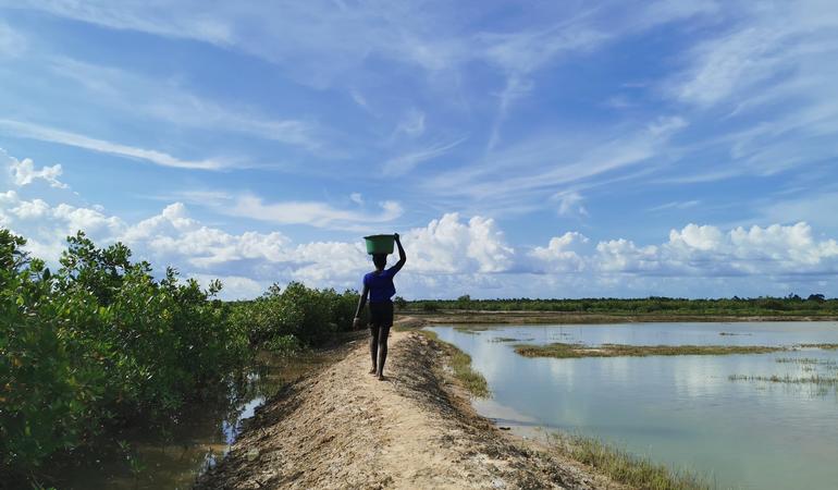 Djobel, il villaggio sommerso dal mare, simbolo del cambiamento climatico