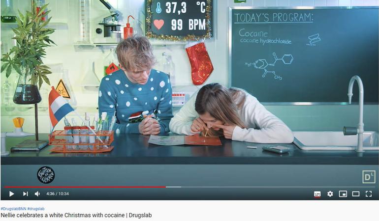 Un fotogramma da un video del canale Drugslab su Youtube