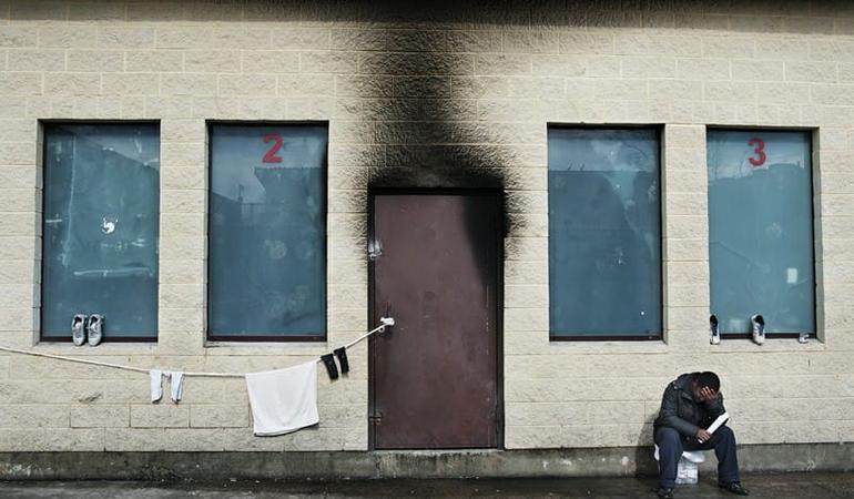 Un'immagine delle strutture del cpr di corso Brunelleschi dopo le proteste dei migranti. Foto dalla pagina Facebook No Cpr