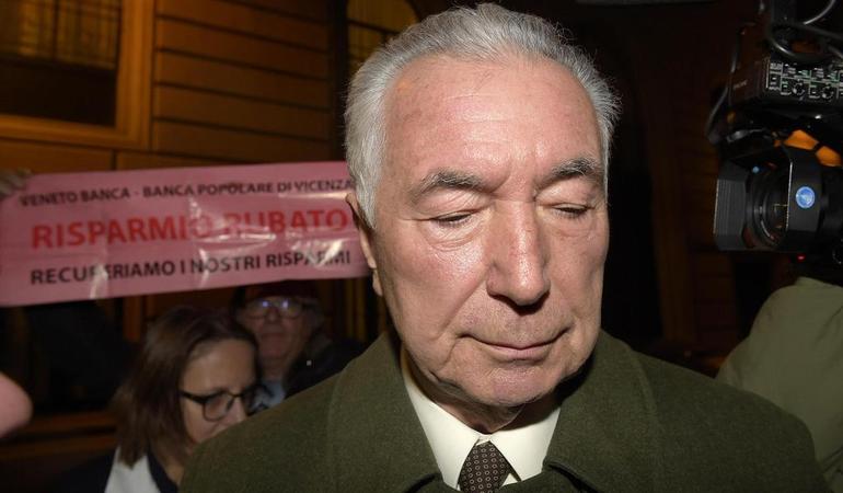 Roma, 13 Dicembre 2017. L'ex presidente della Popolare di Vicenza Gianni Zonin al termine dell'audizione alla Commissione parlamentare di inchiesta sulle banche (L.Mistrulli/Ansa)