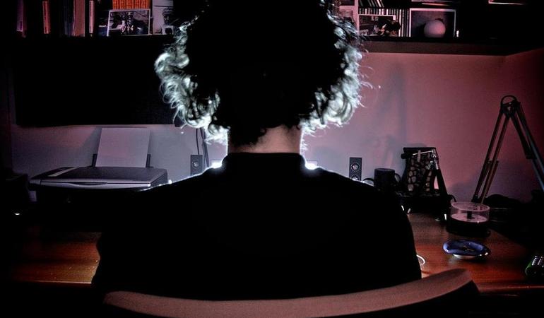 Hikikomori, la camera approva le mozioni per combattere il ritiro sociale. Foto: flickr