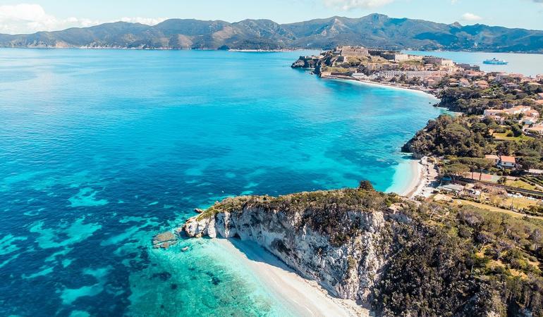 Isola d'Elba "covid-free" per attrarre i turisti. Ma la discarica nel Parco?