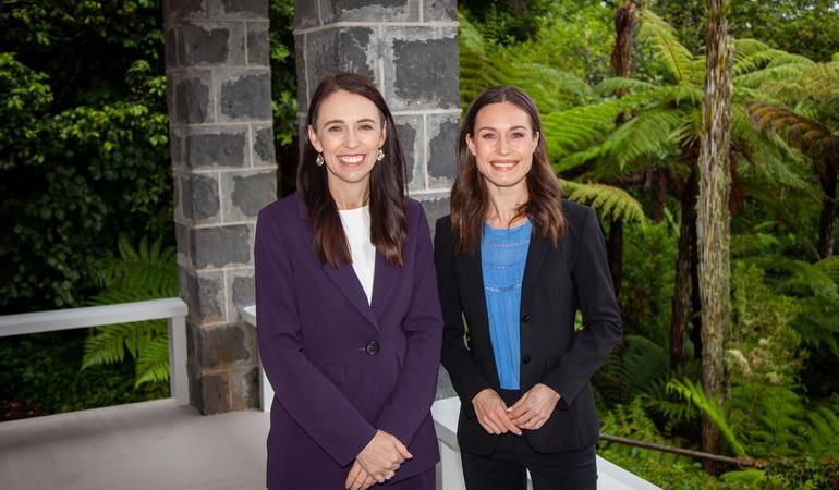 Jacinda Ardern, ex prima ministra neozelandese e Sanna Marin, ex prima ministra finlandese. Foto: Governo finlandese/Flickr