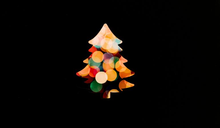 Foto di <a href="https://unsplash.com/it/@kellysikkema?utm_content=creditCopyText&utm_medium=referral&utm_source=unsplash">Kelly Sikkema</a> su <a href="https://unsplash.com/it/foto/illustrazione-gialla-arancione-e-verde-del-fiore-Qdm6FKZ7mv0?utm_content=creditCopyText&utm_medium=referral&utm_source=unsplash">Unsplash</a> 