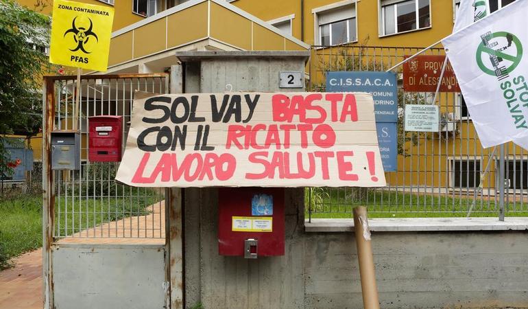Alessandria, le proteste contro la Solvay, ritenuta responsabile dell'inquinamento di pfas nel territorio. (Foto di Laura Fazzini)