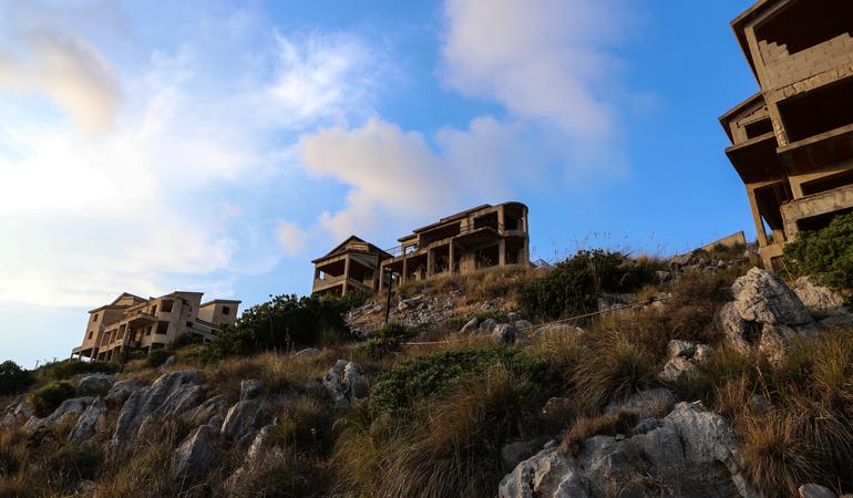 Le ville abusive nel promontorio palermitano di Pizzosella