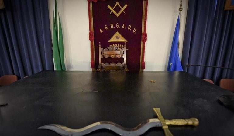 Napoli, 22 aprile 2017. Un'immagine interna della sede massonica del Grande Oriente d'Italia nella galleria Umberto I (Ciro Fusco/Ansa)