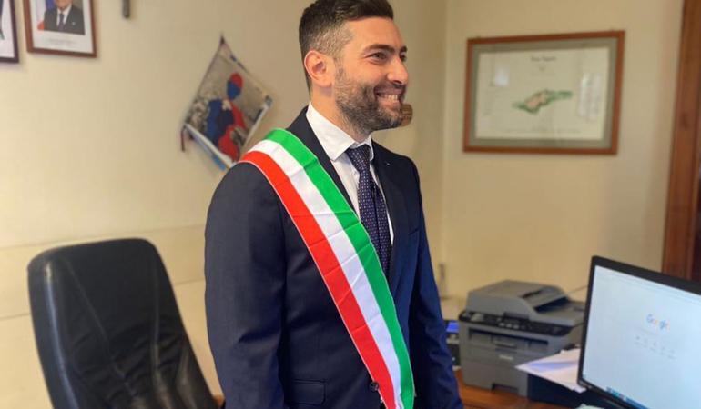 Luciano Mottola, sindaco di Melito Di Napoli, arrestato il 18 aprile 2023 (Facebook)