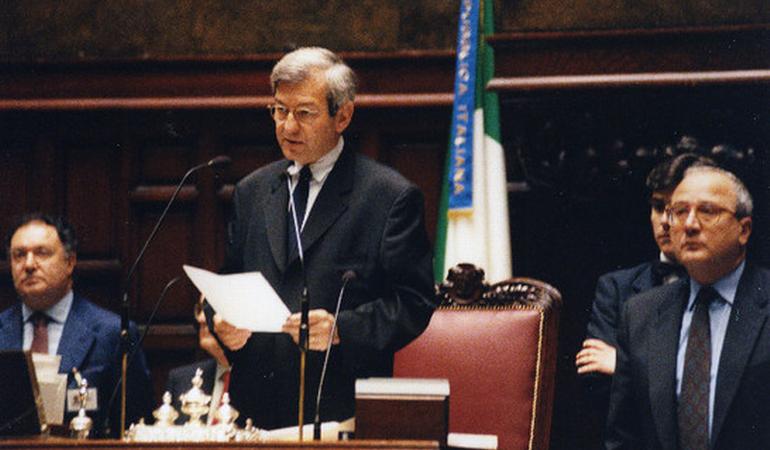 Roma, 1° giugno 1997. Il presidente della Camera Luciano Violante durante un intervento a Montecitorio (Archivio Camera dei deputati)