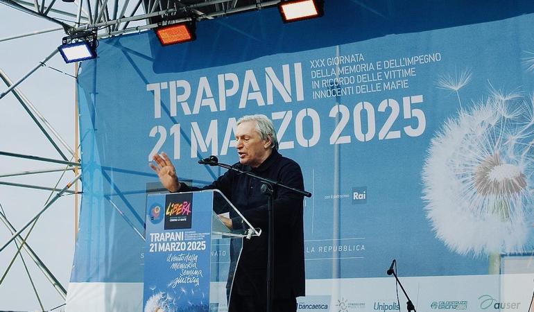 Trapani, 21 marzo 2025. Don Luigi Ciotti durante il suo intervento nel corso della giornata in memoria e ricordo delle vittime innocenti delle mafie (Foto di Marco Panzarella)