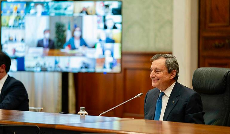 Il presidente del Consiglio, Mario Draghi, durante la videoconferenza sul Pnrr dell'8 aprile (Foto Governo.it)