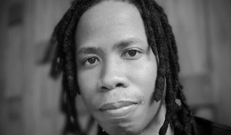 Lo scrittore sudafricano Masande Ntshanga (wikipedia)