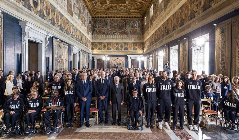 Roma, 23 settembre 2024. Per la cerimonia di restituzione del tricolore, il presidente Sergio Mattarella ha ricevuto gli atleti medagliati e quelli giunti al quarto posto alle Olimpiadi e alle Paralimpiadi di Parigi 