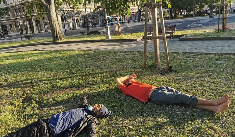 Migranti arrivati a piedi a Trieste 