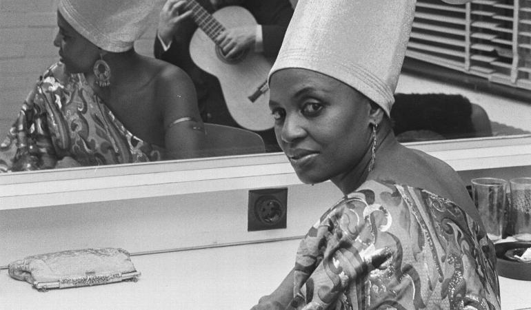 La cantante sudafricana Miriam Makeba, nata a Johannesburg, è stata la voce della lotta all'apartheid. Il suo ultimo concerto prima di morire fu a Castelvolturno, in ricordo di sei migranti africani uccisi dalla camorra (Wikipedia)