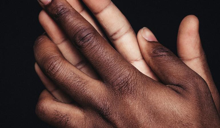 Foto di Nsey Benajah/Unsplash 