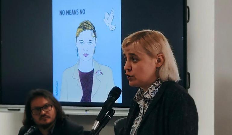 Olga Karatch, durante il suo discorso all'assemblea nazione del movimento nonviolento a Roma. 
