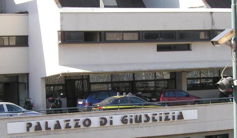 Il palazzo di giustizia di Napoli, dove si tiene il processo contro Raffaele Imperiale