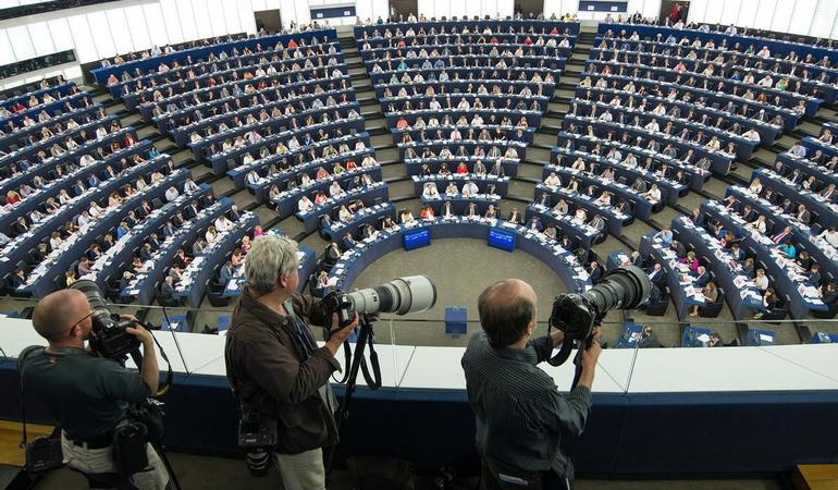 Il Parlamento europeo ha approvato nell'aprile 2019 nuove norme per tutelare i whistleblower, ma l'Italia non ha ancora recepito la direttiva (Foto European Parliament/Flickr)