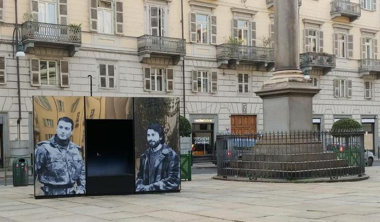 Installazione in piazza della Consolata, a Torino, dedicata al film La meglio gioventù
