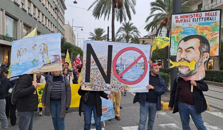 Corteo contro la realizzazione del Ponte dello Stretto di Messina, Messina, 02 dicembre 2023. ANSA/Gianluca Rossellini