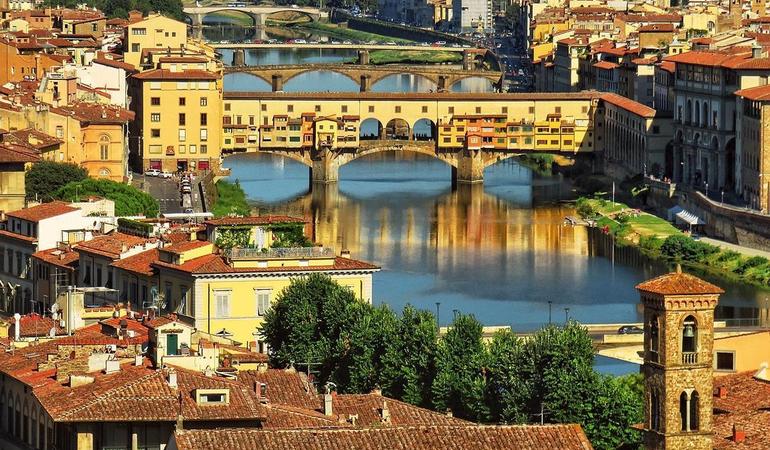 Veduta del Ponte Vecchio di Firenze. Foto di Propoli87/Wikimedia