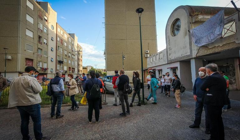 Manifestazione contro la camorra a Ponticelli dopo gli attentati di fine maggio. Credits: Ansa 