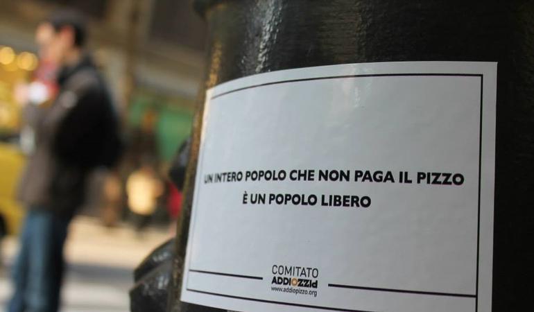 Palermo. Uno dei celebri adesivi del Comitato Addiopizzo
