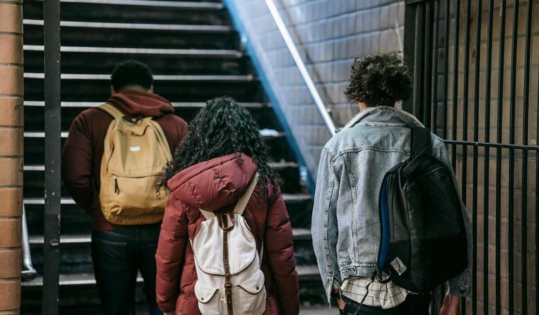 Se la politica ha paura dei ragazzi, bisogna cambiare narrazione