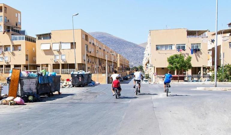 Un gruppi di ragazzi dello Zen di Palermo. Foto di C. Sucameli