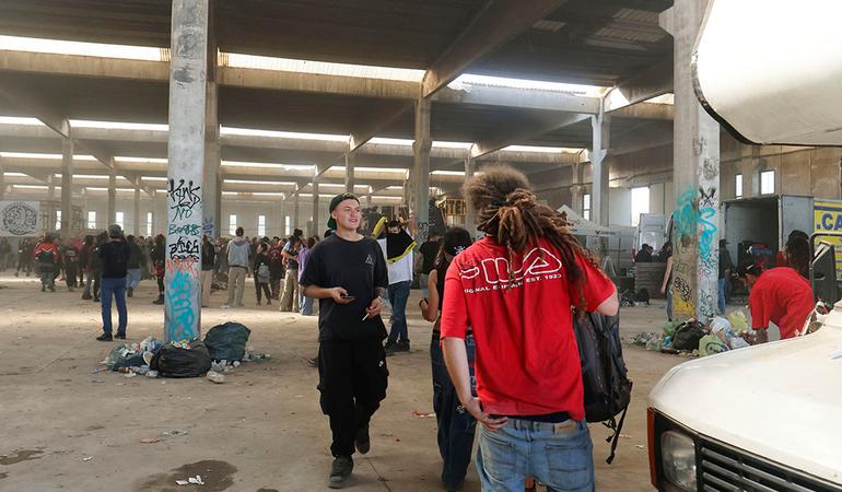 Modena, 31 Ottobre 2022. Il rave party all'interno di un capannone di Modena, oggetto di polemiche politiche del nuovo governo Meloni (Serena Campanini/Ansa)