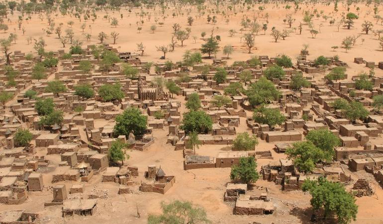 Il villaggio Telly, in Mali, nella fascia del Sahel (Wikipedia)
