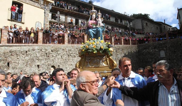 Polsi (Reggio Calabria), 2 September 2010. The procession towards the sanctuary of the Madonna di Polsi, in the centre of Aspromonte, often used as a pretext for meetings of the 'ndrangheta leadership Franco Cufari/Ansa