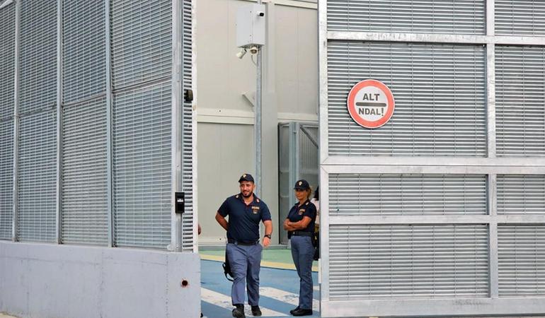 Shengyin (Albania), 11 ottobre 2024. L'ingresso di una delle due strutture italiane per il trattenimento dei migranti. ANSA/Armand Mero