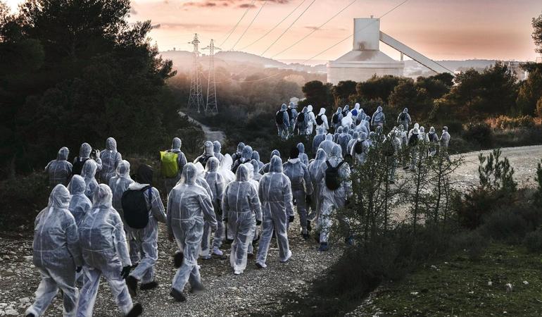 200 persone hanno invaso e disarmato di sorpresa la pianta Lafarge di La Malle a Bouc-Bel-Air nelle Bouches-du-Rhône, 10 dicembre 2022. Foto SdlT/fb