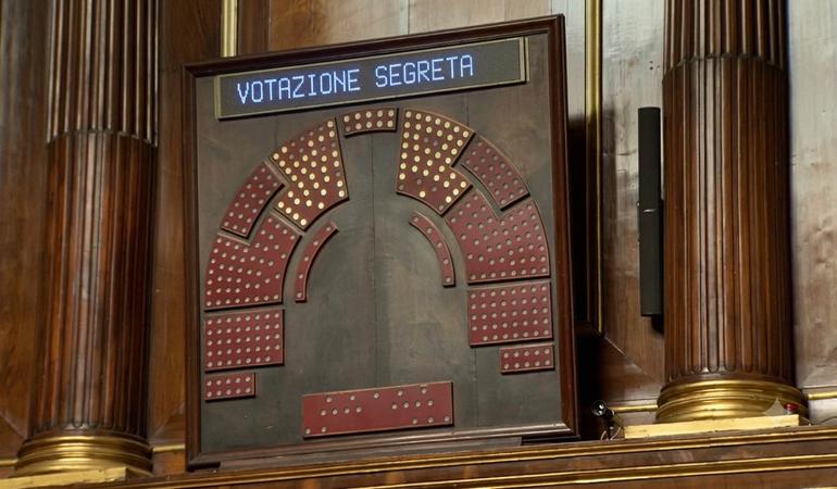 Il tabellone dei voti di Palazzo Madama, sede del Senato. Fotogramma da un video istituzionale del Senato