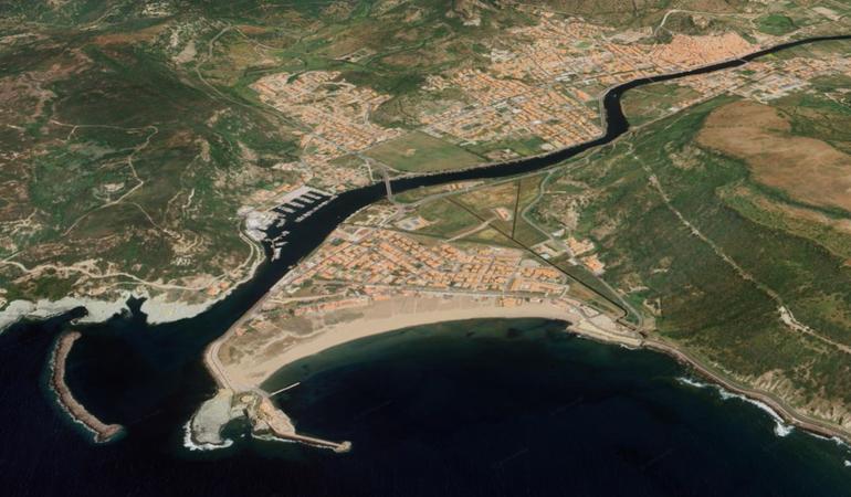 La foce del fiume Temo e l'abitato di Bosa (Google Earth)
