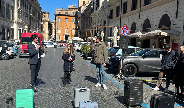 Roma, 16 marzo 2023. Il presidio di Io voto fuori sede e The Good Lobby per sostenere la campagna a favore del voto di chi abita lontano dal luogo di residenza (Foto The Good Lobby)