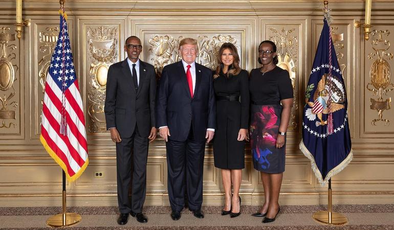 I presidenti di Usa e Ruanda Donald Trump e Paul Kagame, con le rispettive first lady
