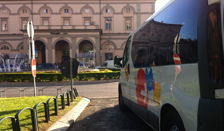 Perugia, il furgone dell'Unità di strada, che offre un servizio di riduzione del danno dei rischi connessi all'uso di sostanze stupefacenti