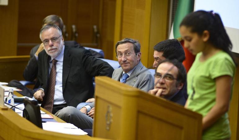 Il ministro Andrea Riccardi insieme al presidente della Camera, Gianfranco Fini durante il convegno "L'Italia sono anch'io" il 6 giugno 2012 (Foto Guido Montani - Ansa) 