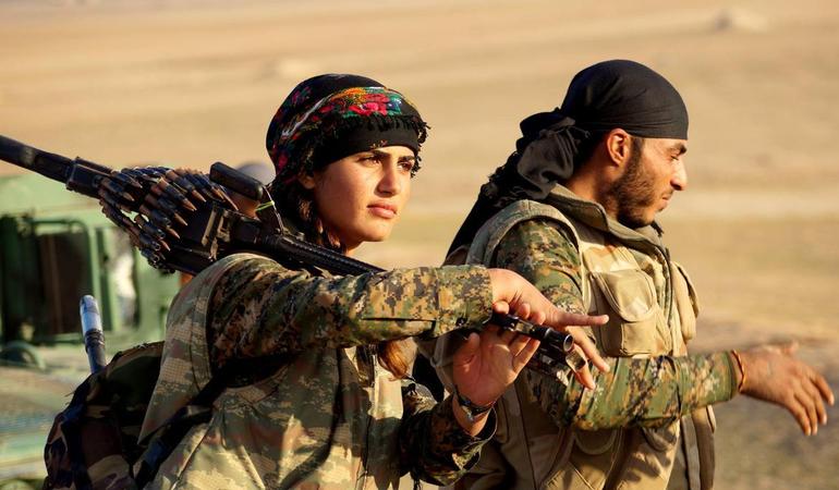 La combattente dell'Ypj Viyan Antar, uccisa nel 2016 durante un attacco dell'Isis. Foto di Kurdishstruggle - Kurdish Ypg Fighters/Wikimedia
