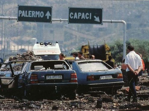 La strage di Capaci (Wikipedia)