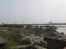 Una vista del fiume Yamuna dall'Old Yamuna bridge, uno dei ponti più antichi e lunghi dell'India 