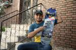 Rajab Rifi, 26 anni, uno dei primi skater di Gaza. Oggi insegna a pattinare ai piu' piccoli 