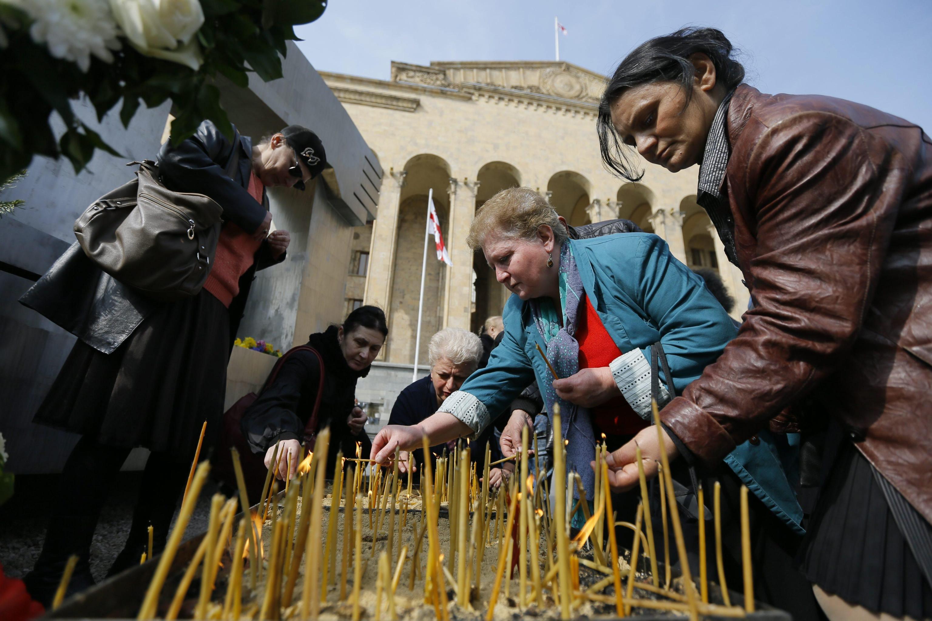 Manifestazione in ricordo della strage di Tbilisi. Foto: Epa/Zurab Kurtsikidze
